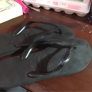 Havana’s black flip flops NWOT
